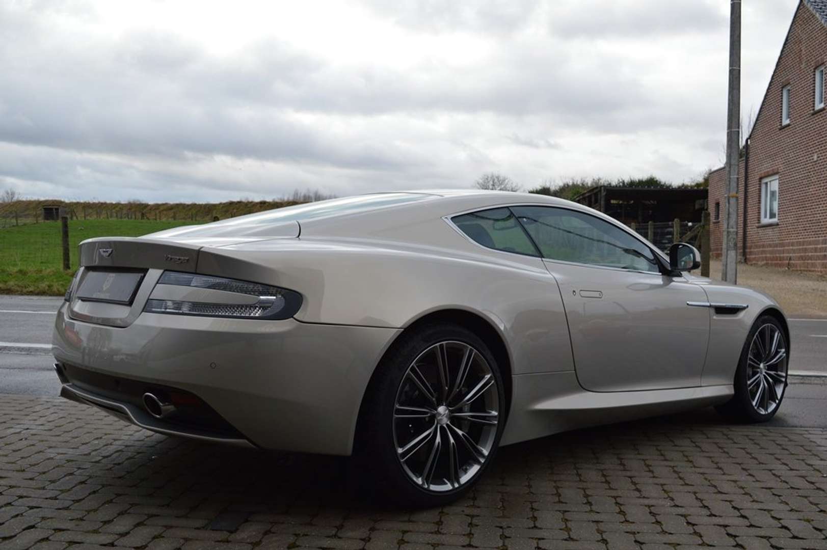 Aston Martin DB9 Coupe Virage 496 Ch - 2011 - Joinsteer - #2