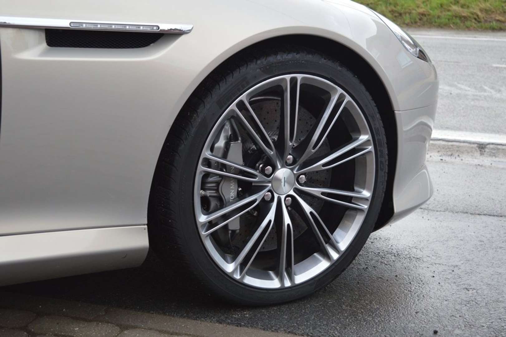 Aston Martin DB9 Coupe Virage 496 Ch - 2011 - Joinsteer - #5