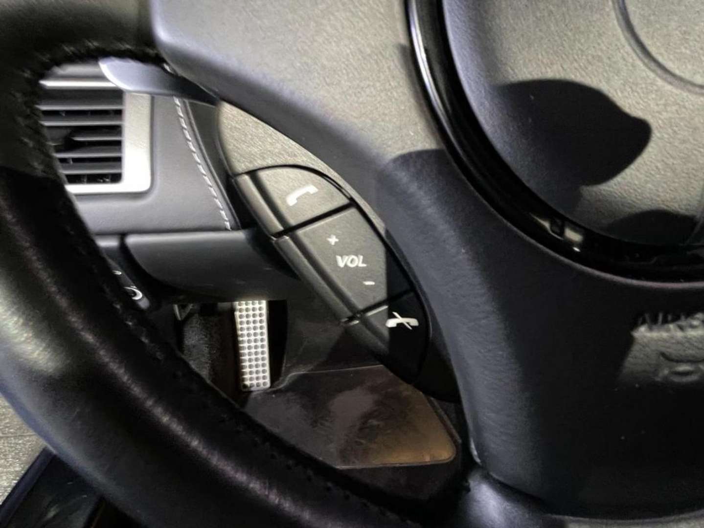 Aston Martin V8 Vantage Roadster 4.7 Sportshift II - 2012 - Joinsteer - #27