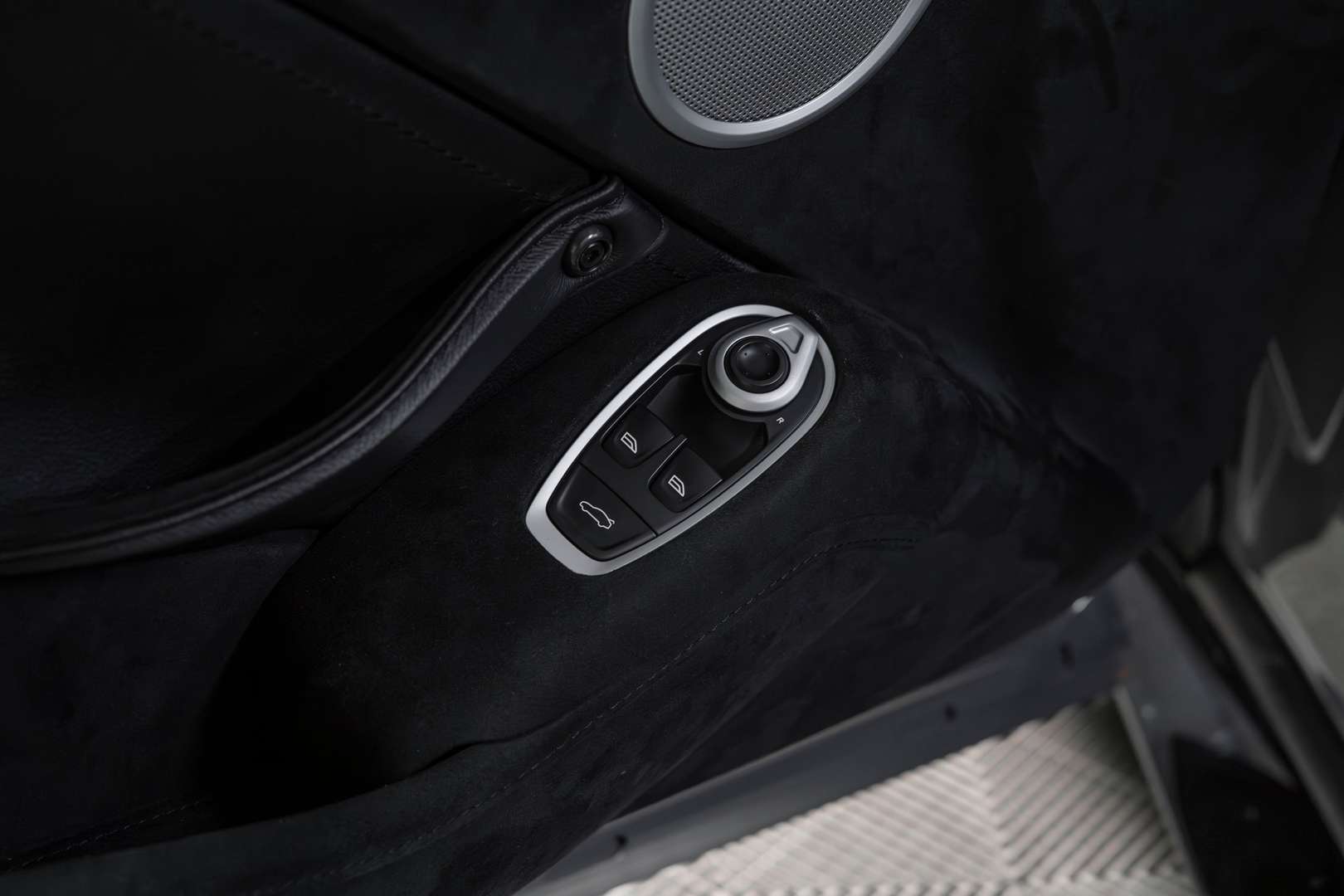 Aston Martin Vantage V8 Alcantara Interior - 2019 - Joinsteer - #25