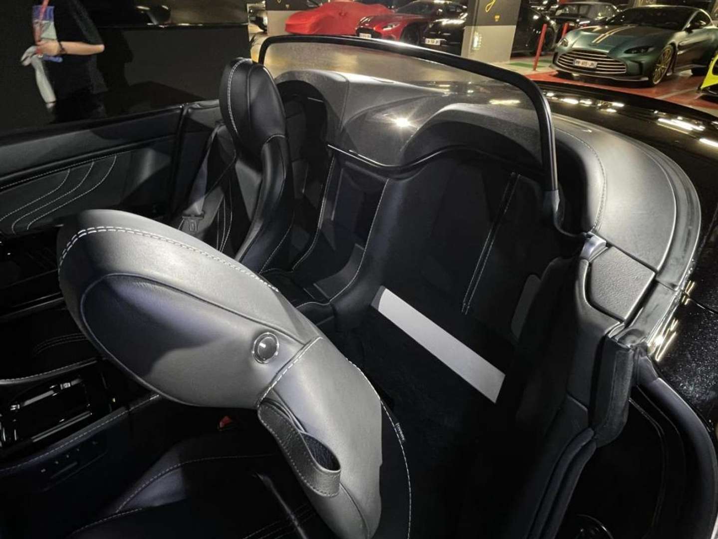 Aston Martin V8 Vantage Roadster 4.7 Sportshift II - 2012 - Joinsteer - #35