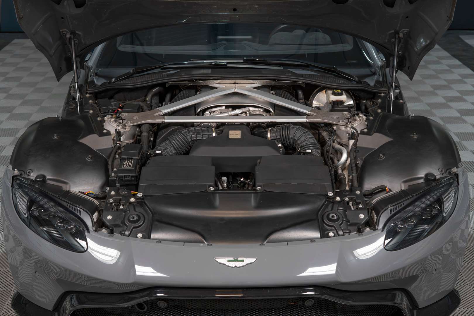 Aston Martin Vantage V8 Alcantara Interior - 2019 - Joinsteer - #27