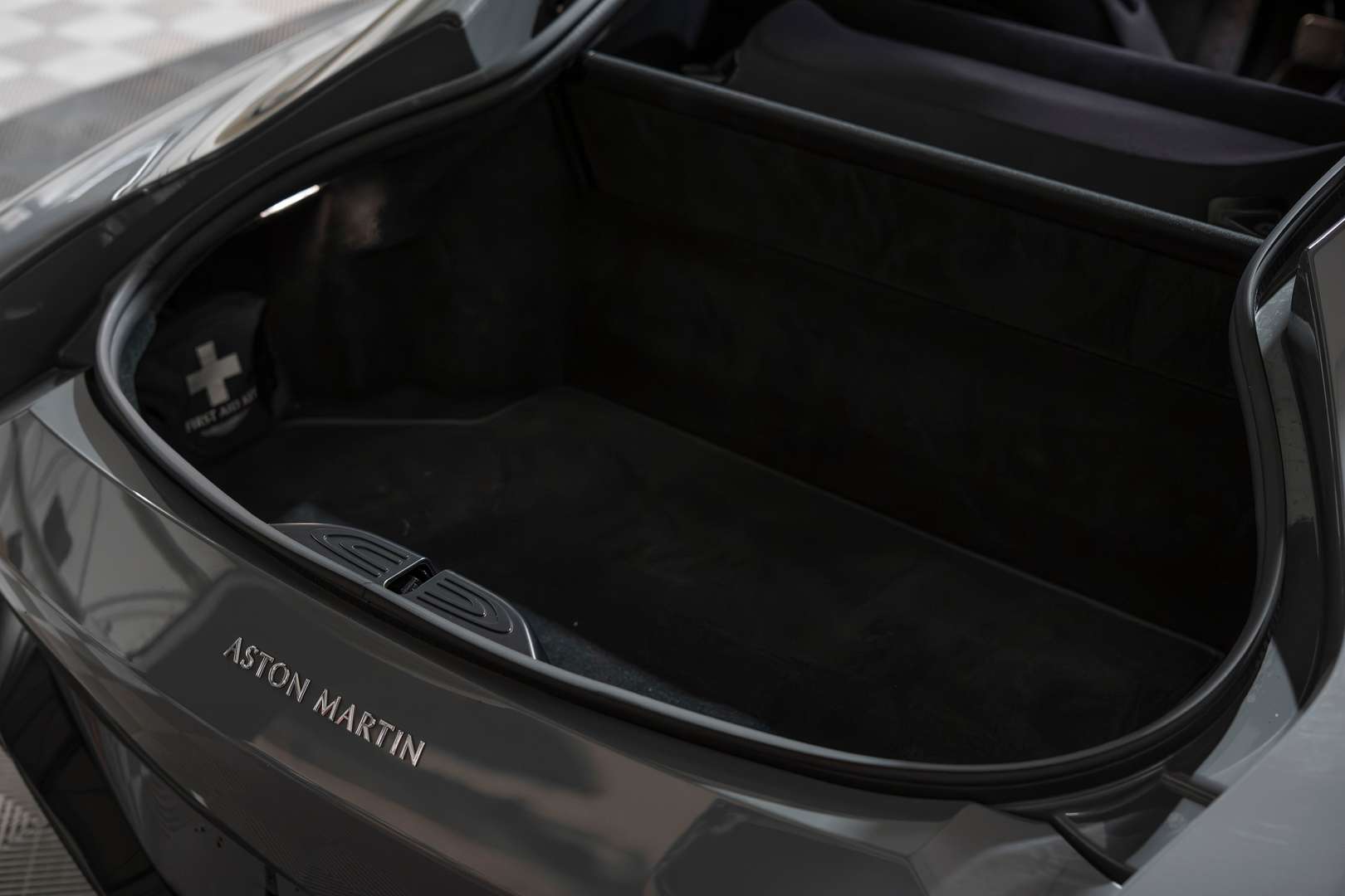 Aston Martin Vantage V8 Alcantara Interior - 2019 - Joinsteer - #31