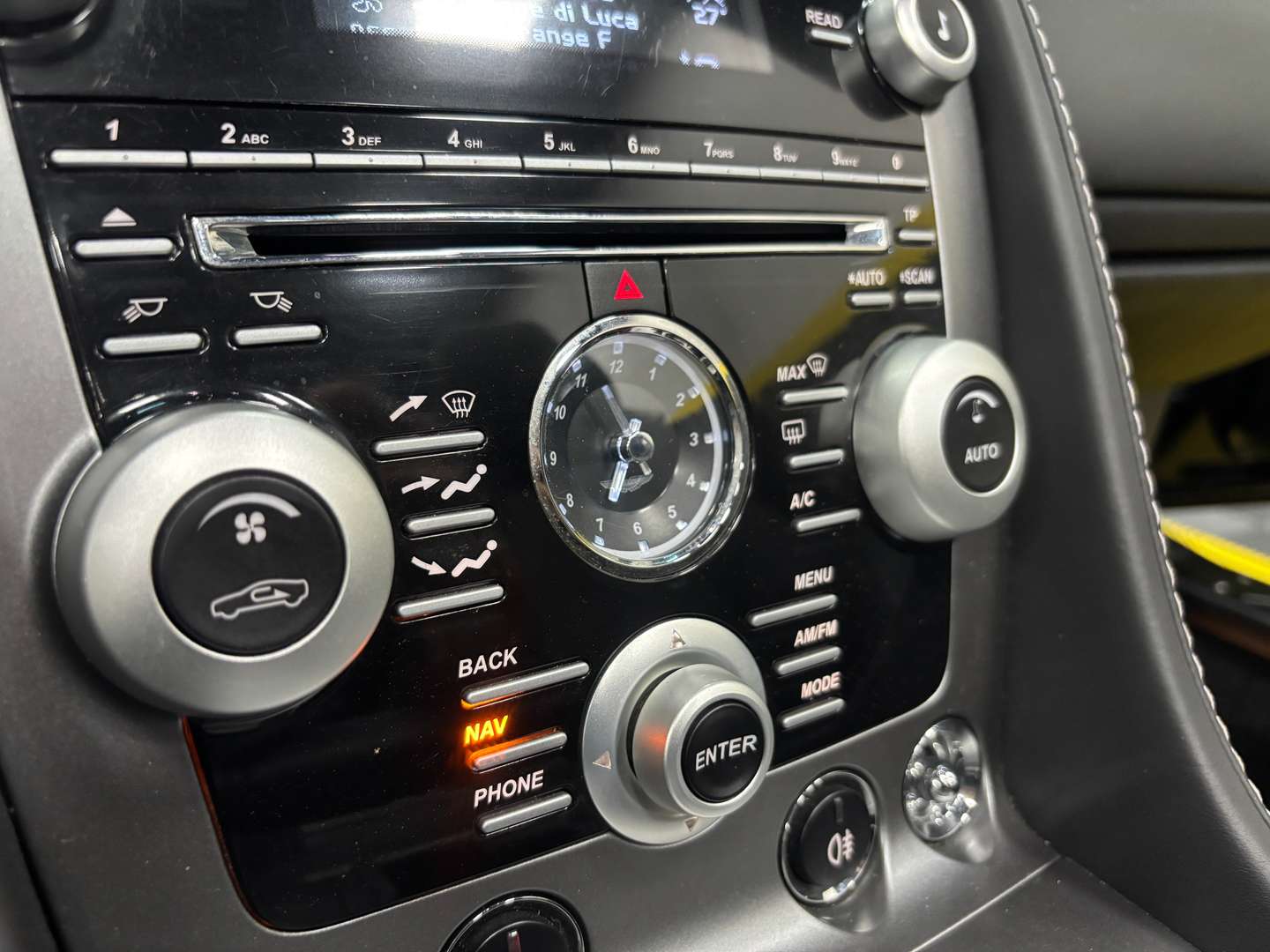 Aston Martin Vantage Roadster V8 Sportshift - 2011 - Joinsteer - #34