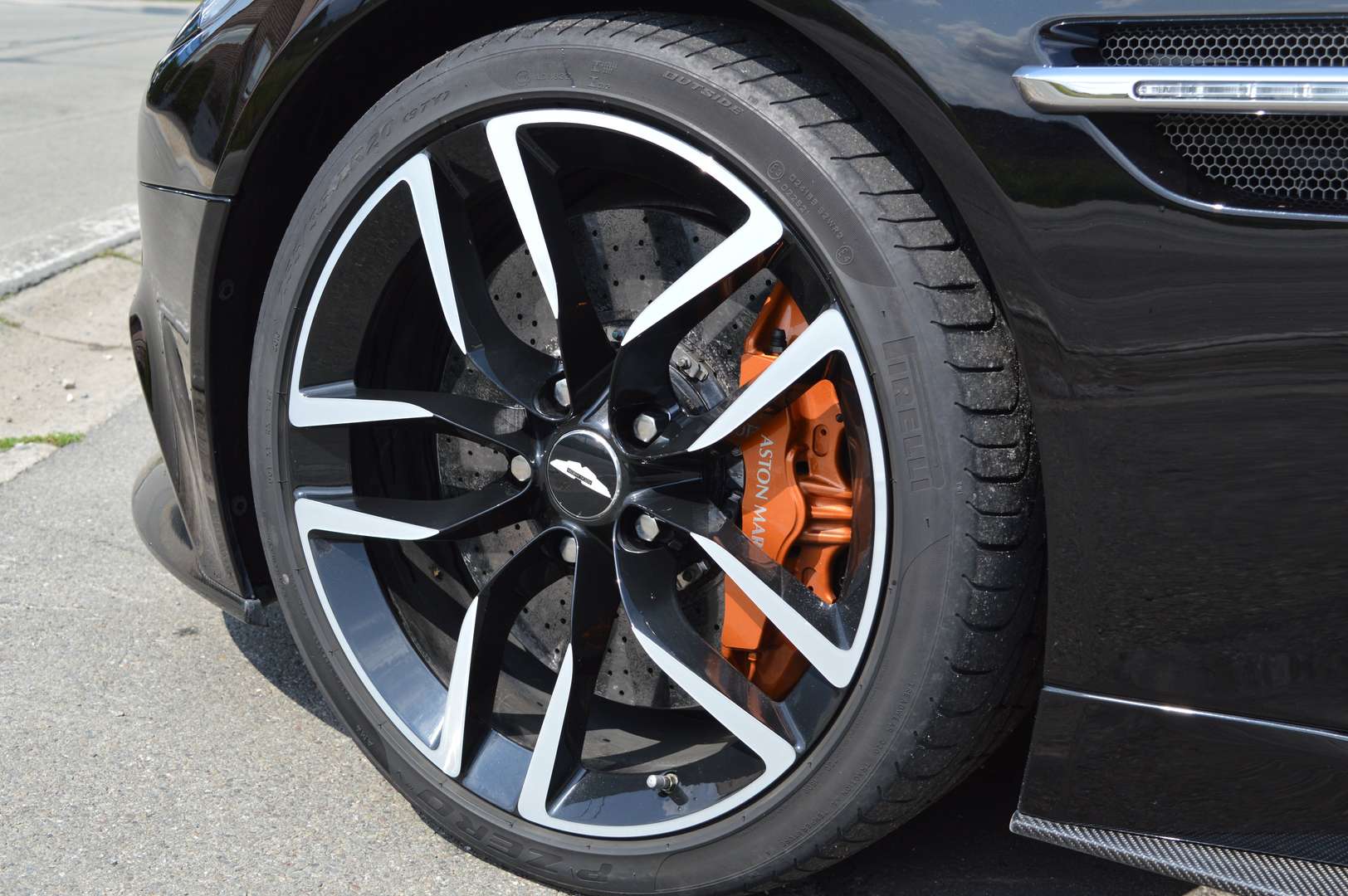 Aston Martin Vanquish Coupé 5.9i V12 Carbon Pack - 2017 - Joinsteer - #6