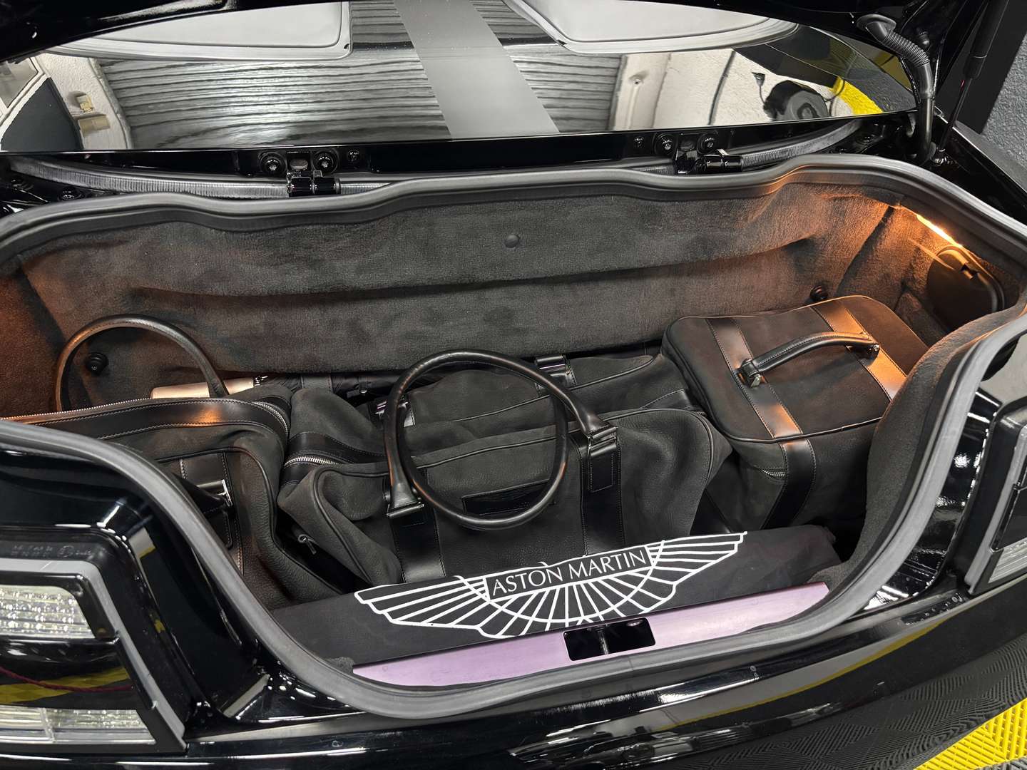 Aston Martin Vantage Roadster V8 Sportshift - 2011 - Joinsteer - #37