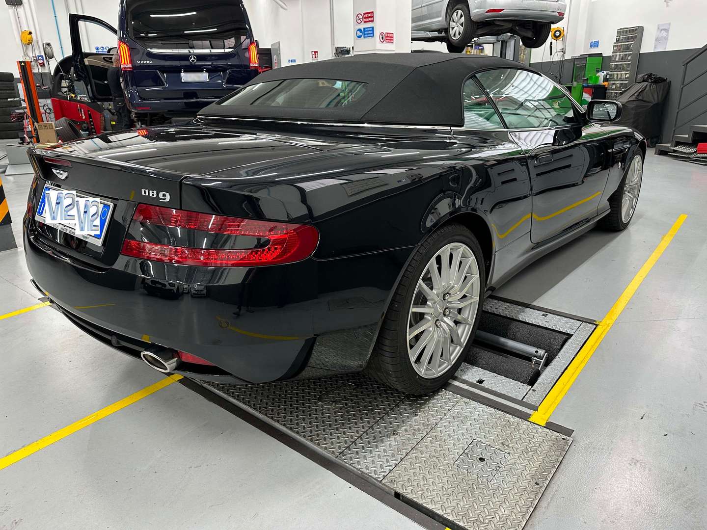 Aston Martin DB9 Volante 6.0 Touchtronic 2 - 2006 - Joinsteer - #2