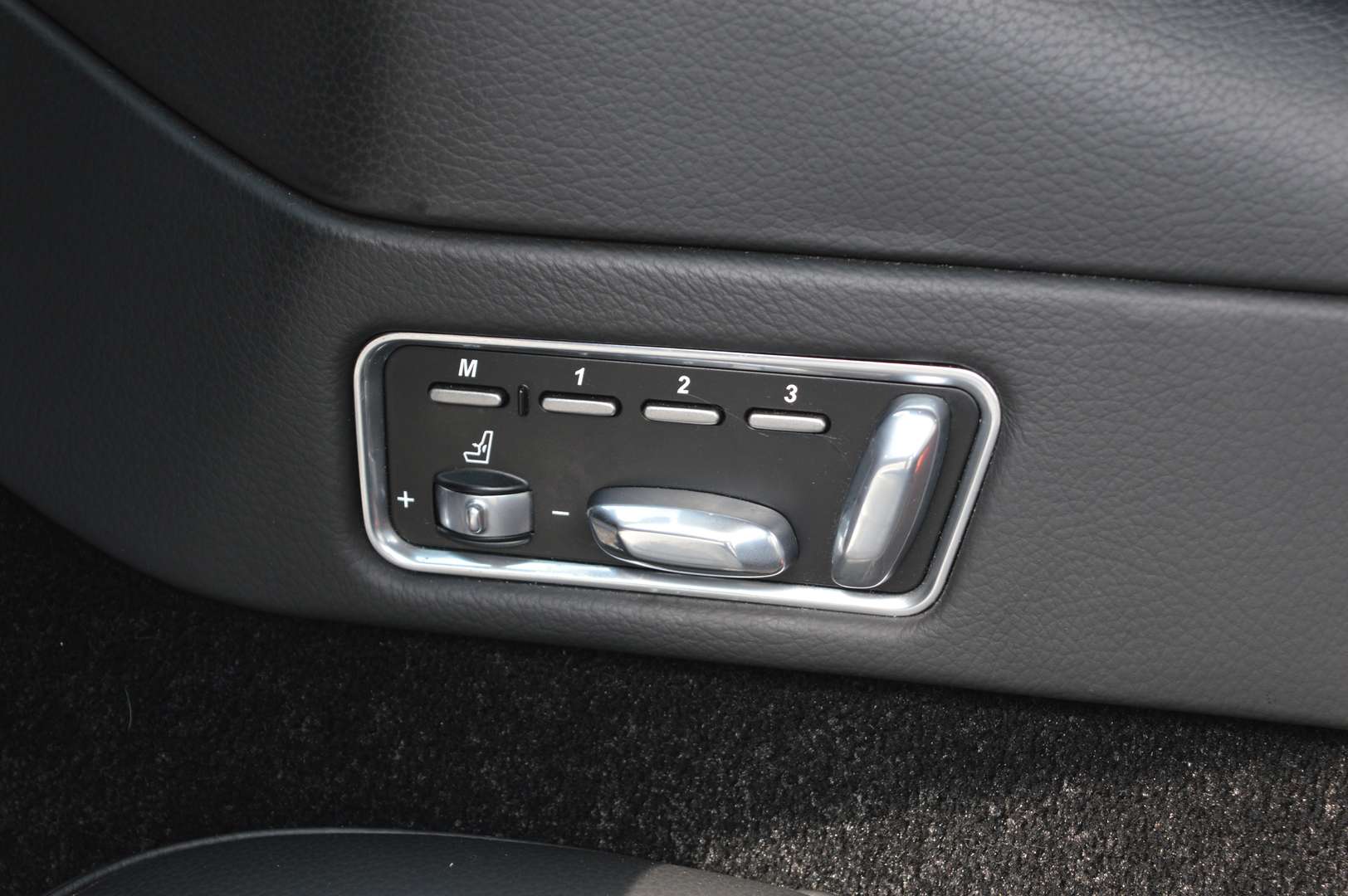 Aston Martin Vanquish Coupé 5.9i V12 Carbon Pack - 2017 - Joinsteer - #12