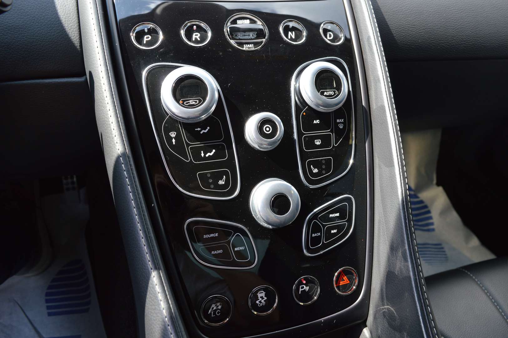 Aston Martin Vanquish Coupé 5.9i V12 Carbon Pack - 2017 - Joinsteer - #17