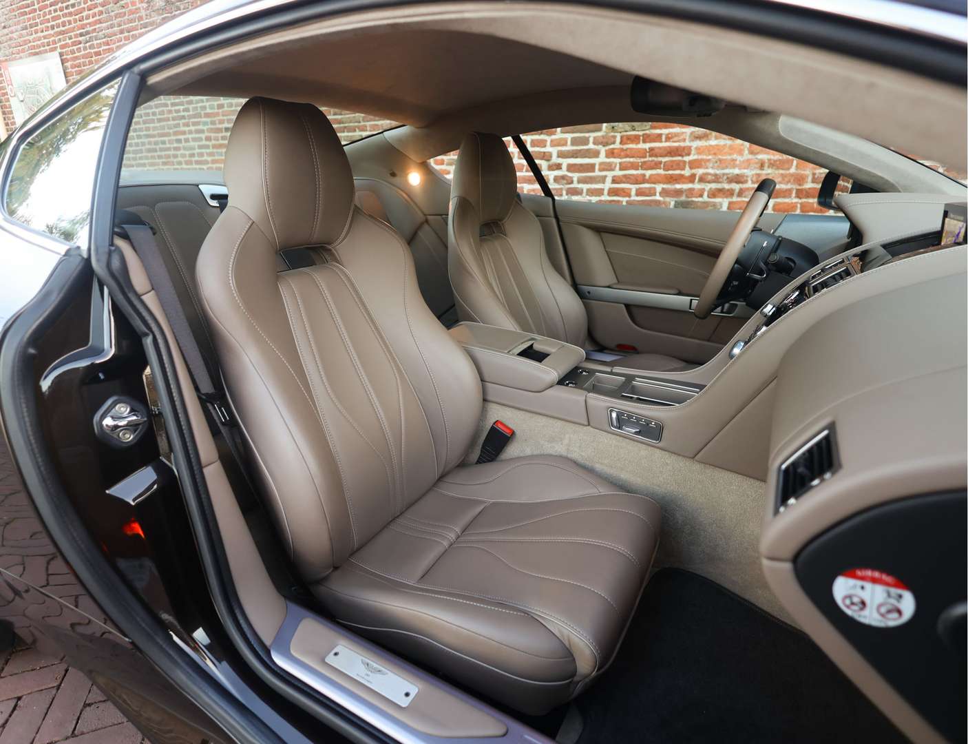 Aston Martin DB9 5.9 V12 Touchtronic - 2015 - Joinsteer - #36