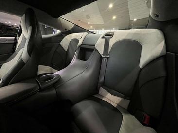 Aston Martin Vanquish — photo 31