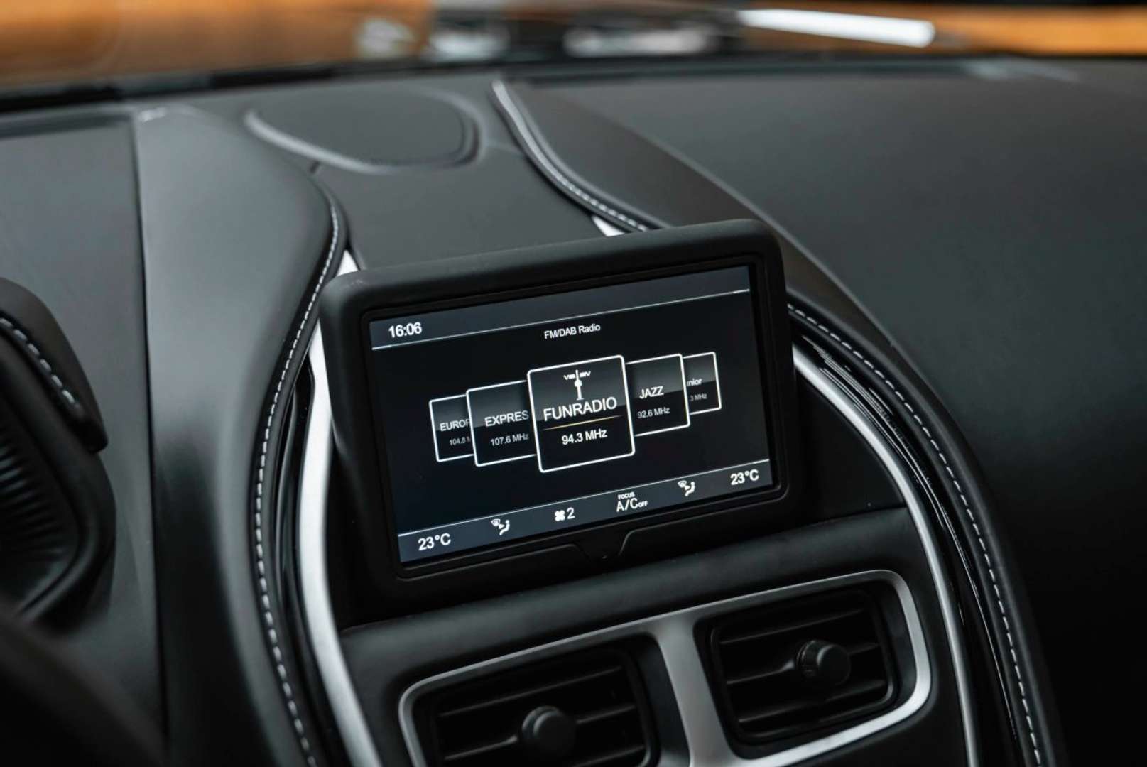 Aston Martin DB11 5.2 V12 Biturbo - 2019 - Joinsteer - #27