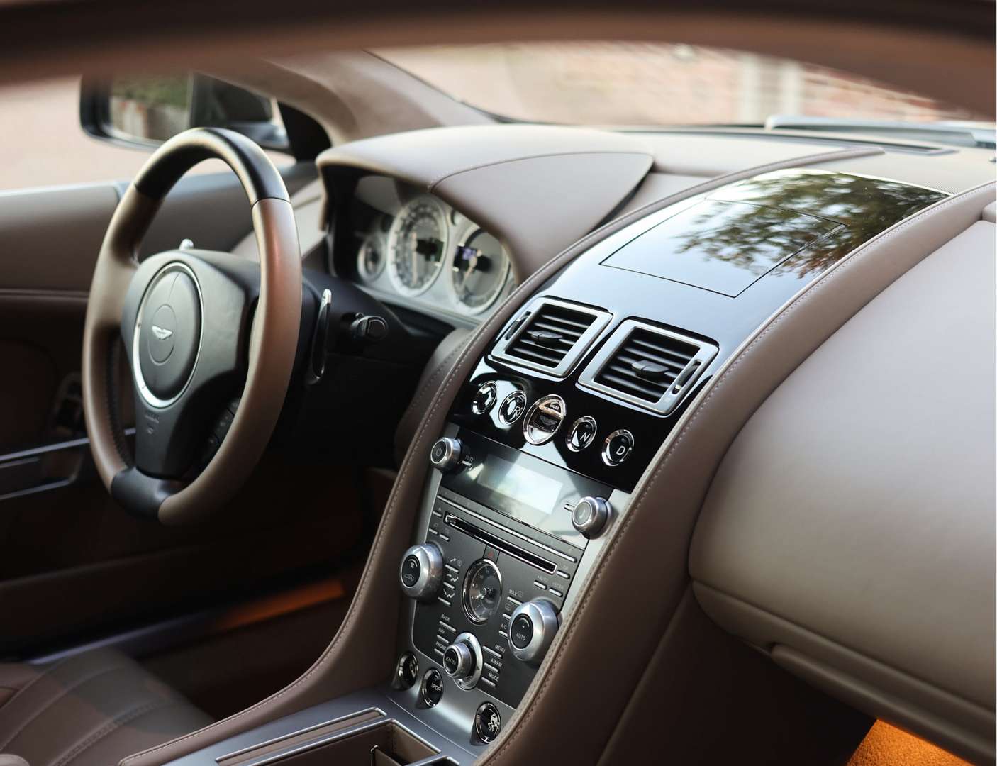 Aston Martin DB9 5.9 V12 Touchtronic - 2015 - Joinsteer - #47