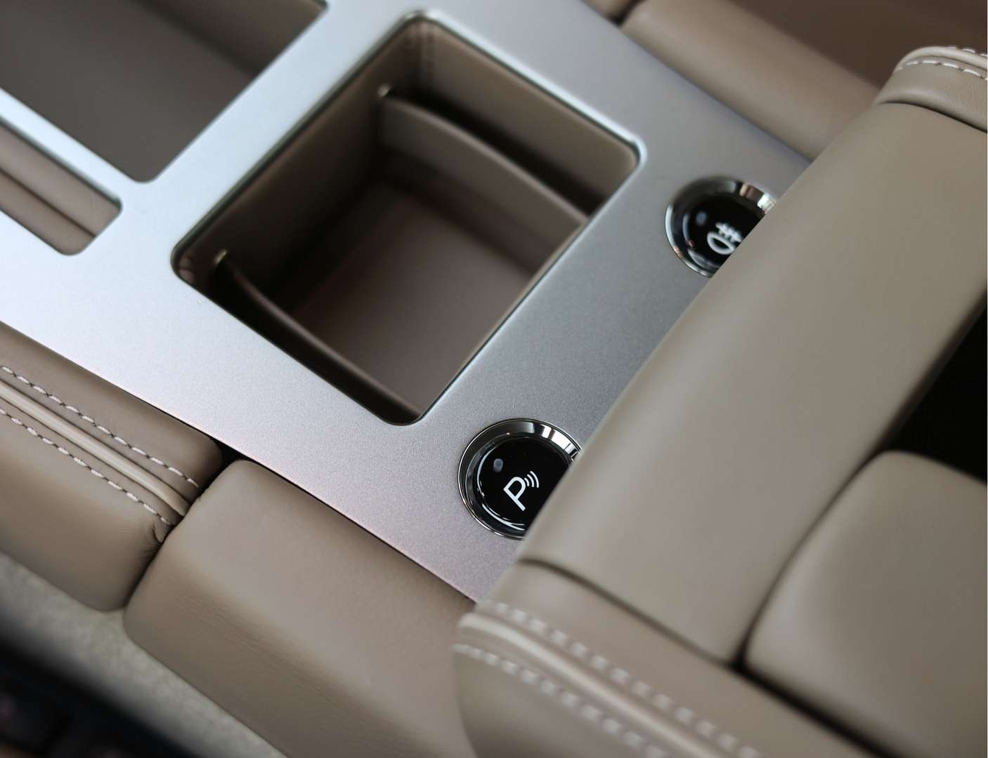 Aston Martin DB9 5.9 V12 Touchtronic - 2015 - Joinsteer - #48