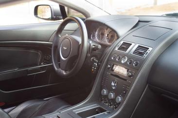 Aston Martin Vantage Coupe V8 N400 Sportshift — photo 13