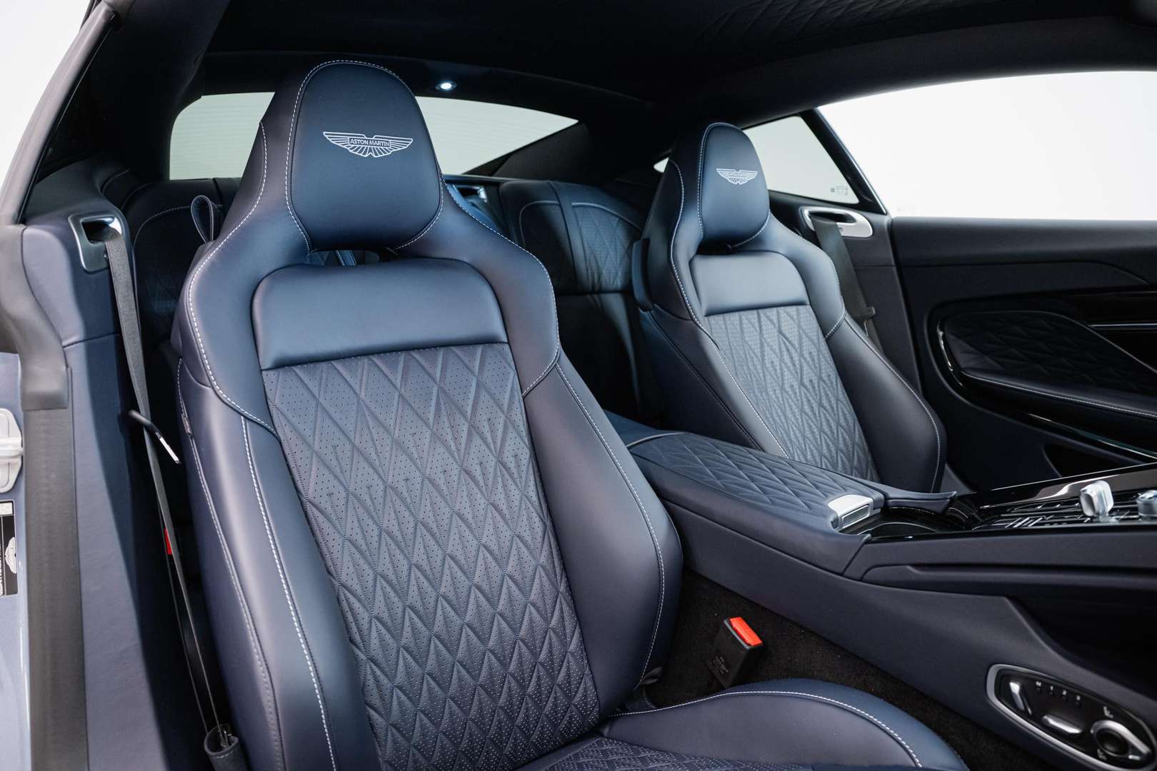 Aston Martin DB12 Coupé - 2025 - Joinsteer - #5