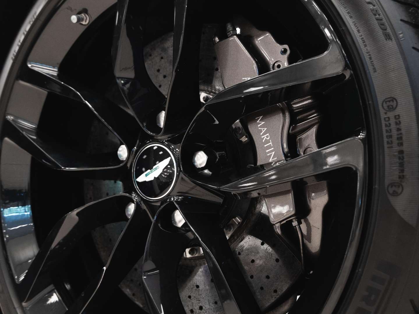 Aston Martin Vanquish Coupé Carbon White Edition - 2015 - Joinsteer - #10