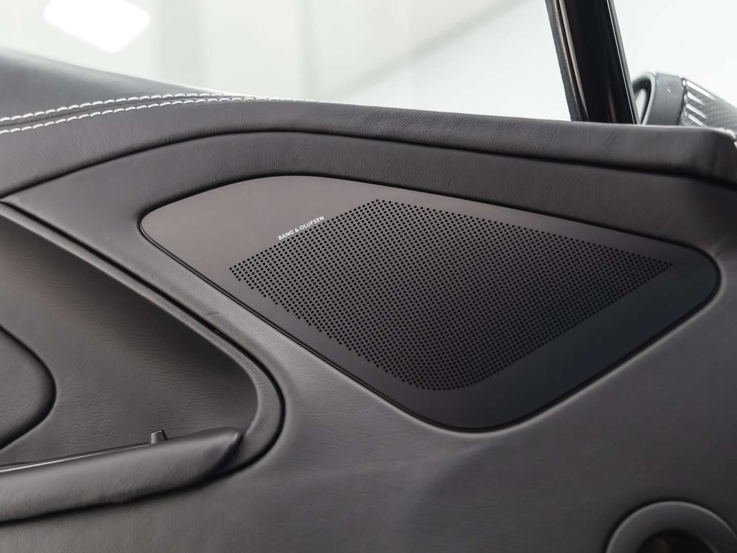 Aston Martin Vanquish Coupé Carbon White Edition - 2015 - Joinsteer - #35