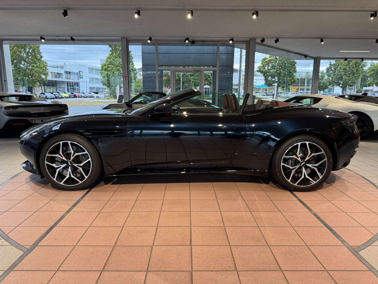 Aston Martin DB11 Volante V8 - 2018 - Joinsteer - #6
