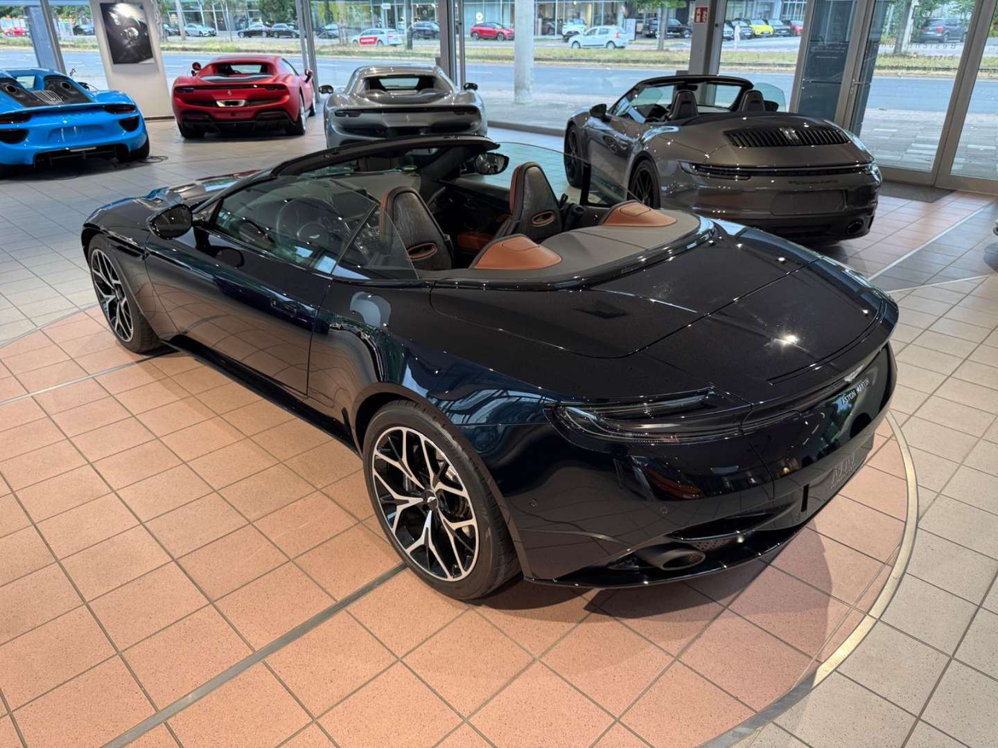 Aston Martin DB11 Volante V8 - 2018 - Joinsteer - #9