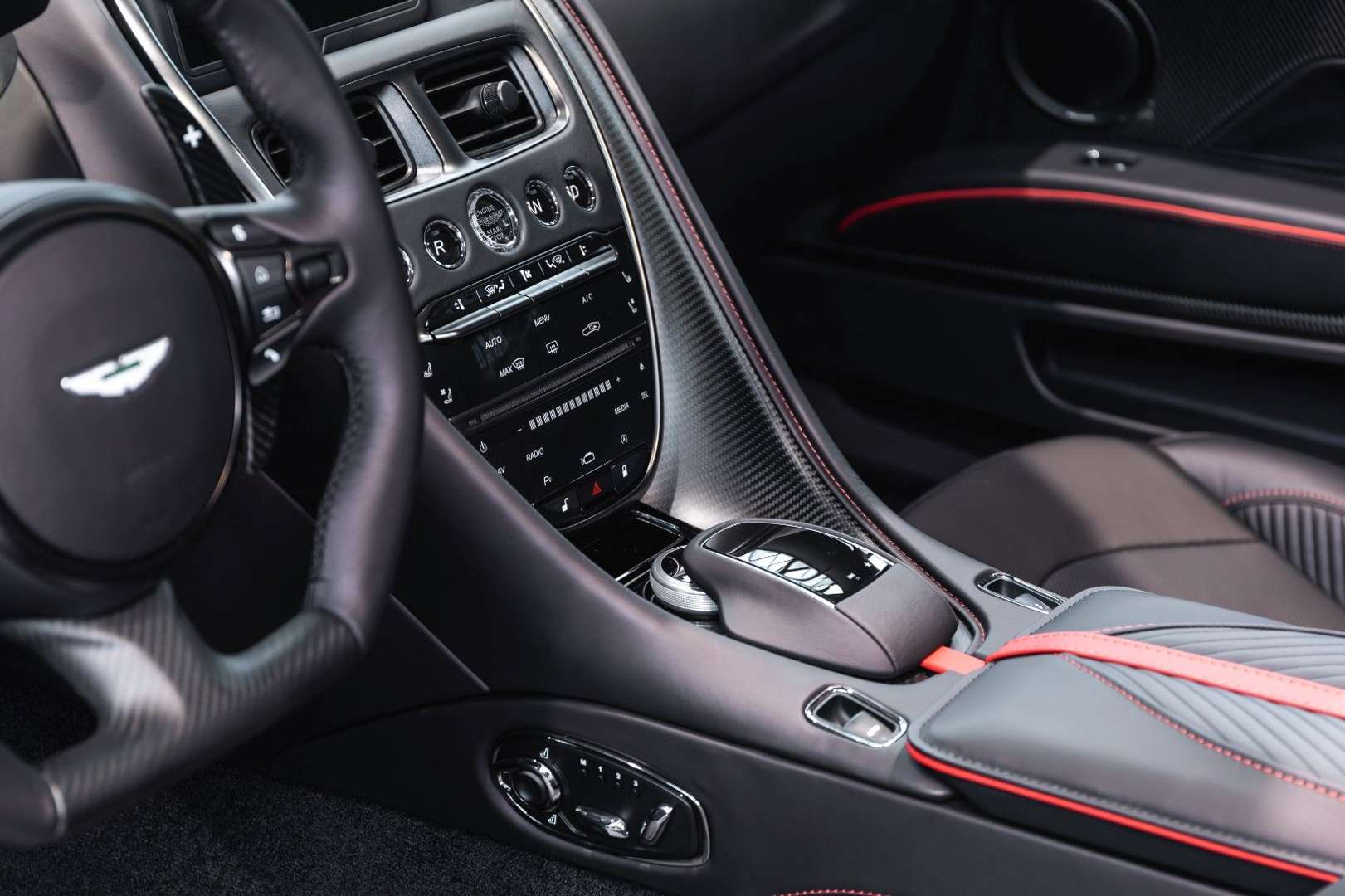 Aston Martin DBS Volante 770 Ultimate - 2025 - Joinsteer - #14