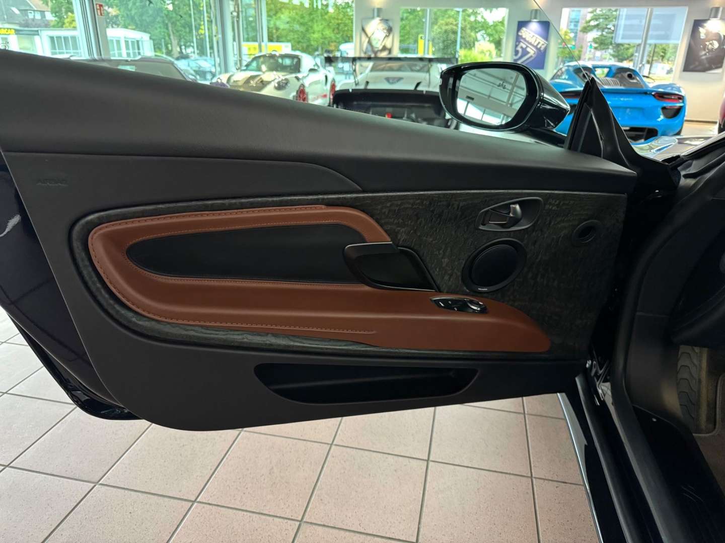 Aston Martin DB11 Volante V8 - 2018 - Joinsteer - #18