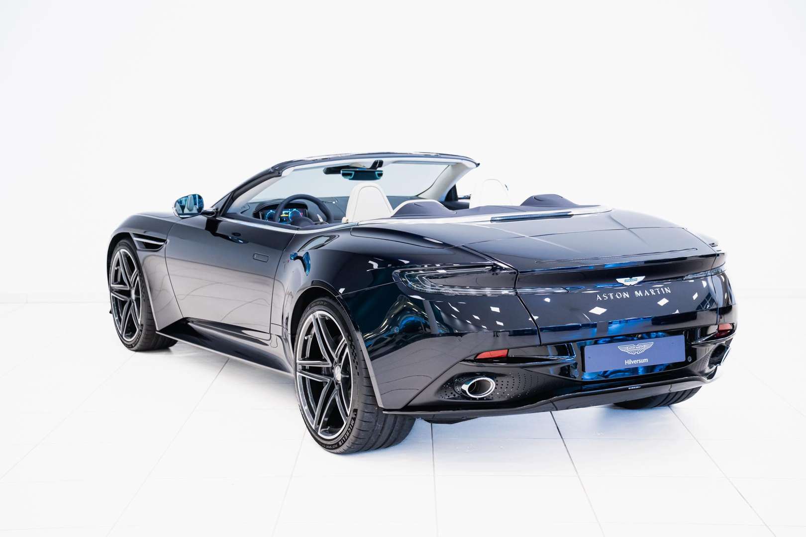 Aston Martin DB12 Volante - 2025 - Joinsteer - #3