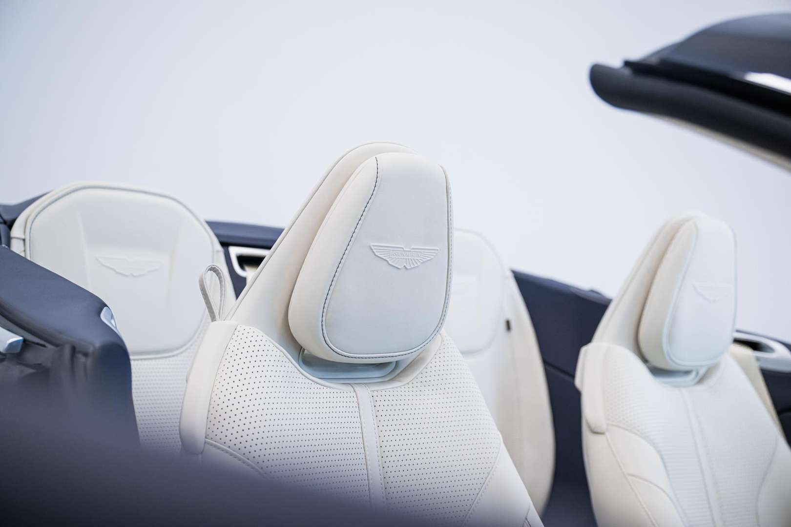 Aston Martin DB12 Volante - 2025 - Joinsteer - #16