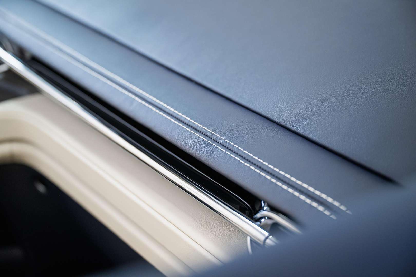 Aston Martin DB12 Volante - 2025 - Joinsteer - #20