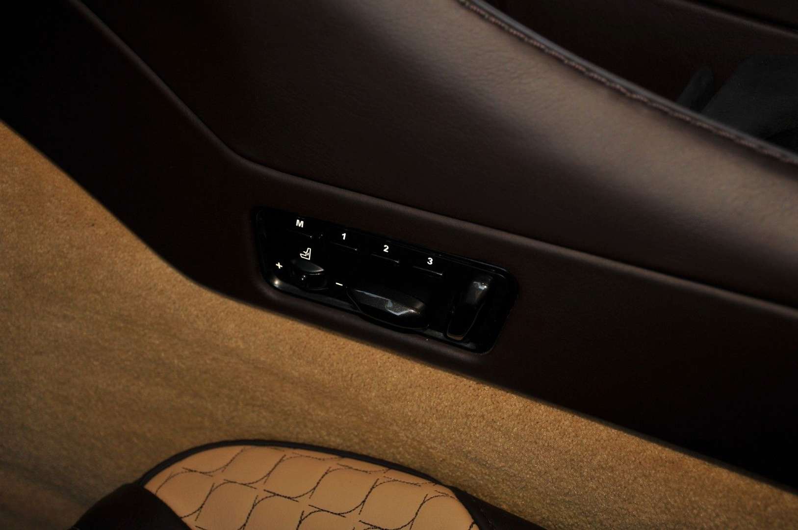 Aston Martin Vanquish 6.0 Carbon - 2014 - Joinsteer - #21