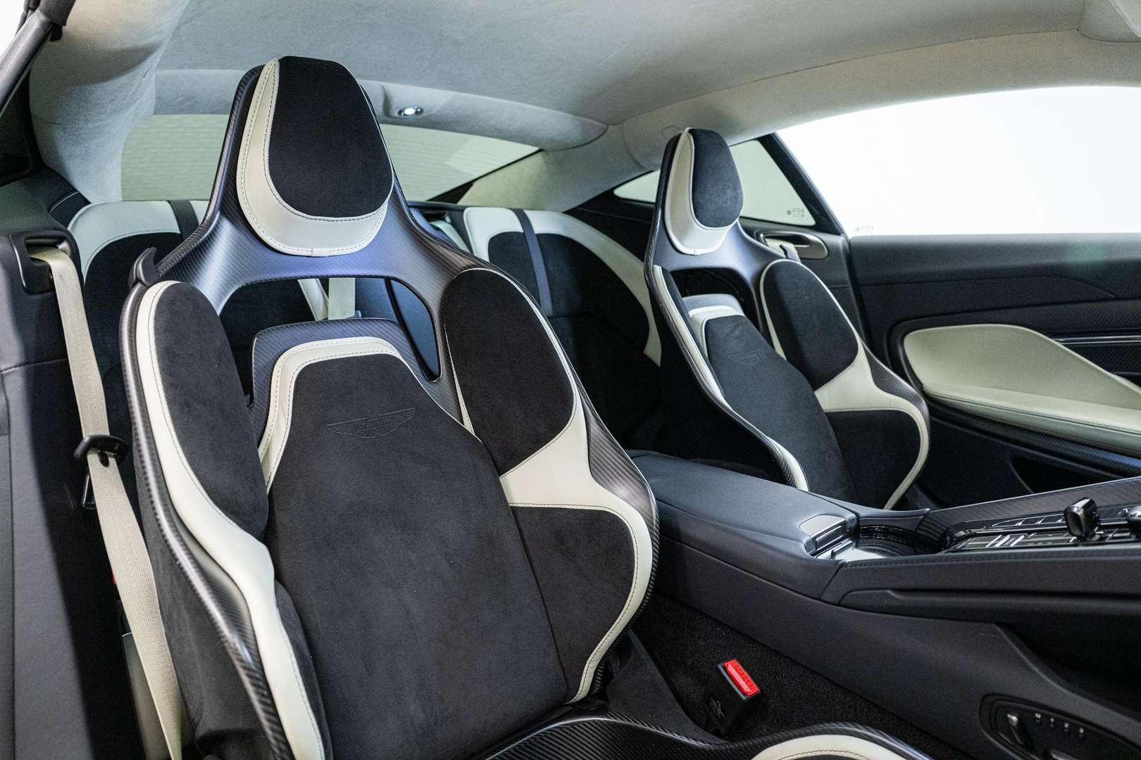 Aston Martin DB12 Coupé - 2024 - Joinsteer - #4