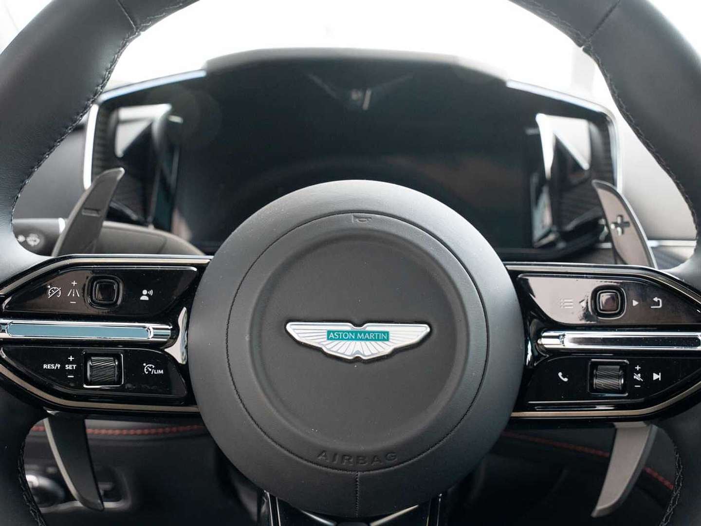 Aston Martin Vanquish - 2025 - Joinsteer - #11