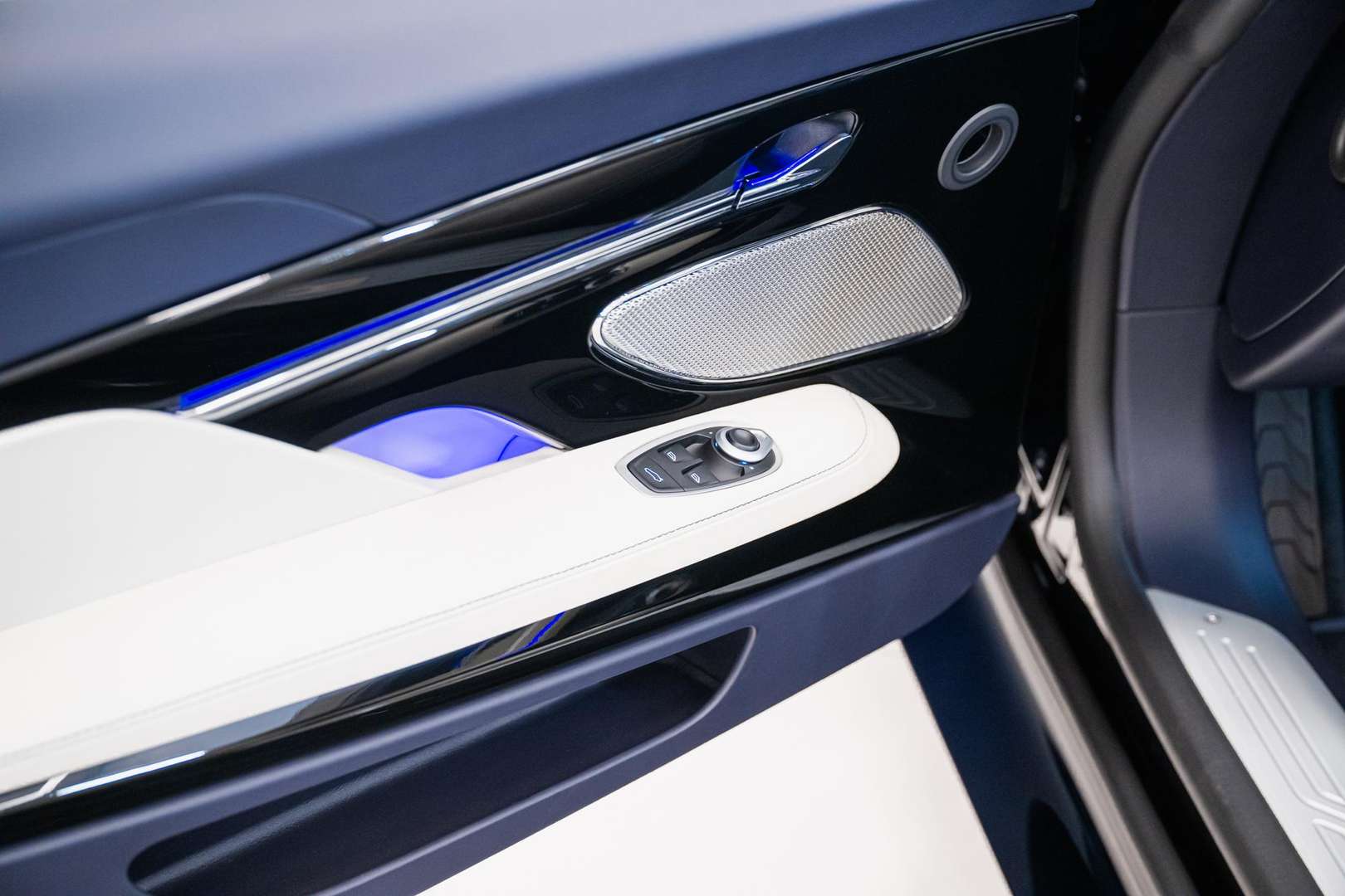 Aston Martin DB12 Volante - 2025 - Joinsteer - #35