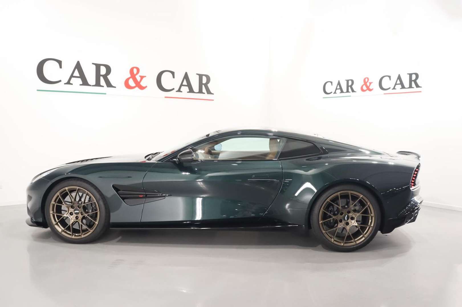 Aston Martin Vanquish - 2025 - Joinsteer - #4