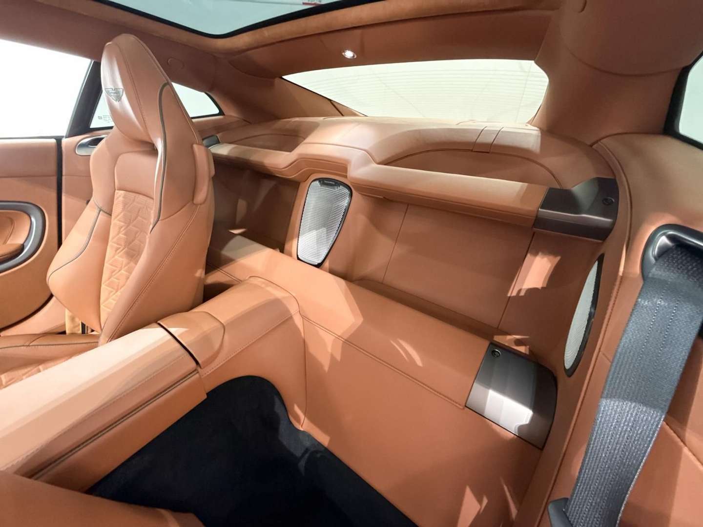 Aston Martin Vanquish - 2025 - Joinsteer - #10