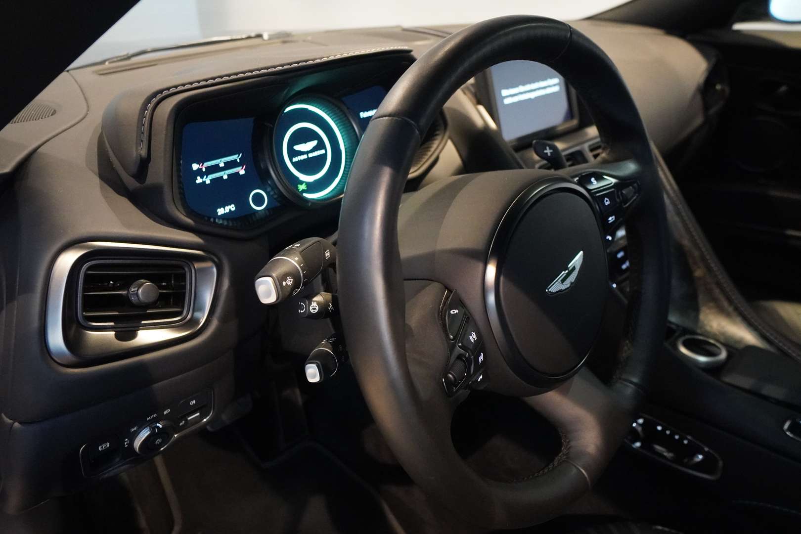 Aston Martin DB11 Coupé V8 - 2022 - Joinsteer - #5