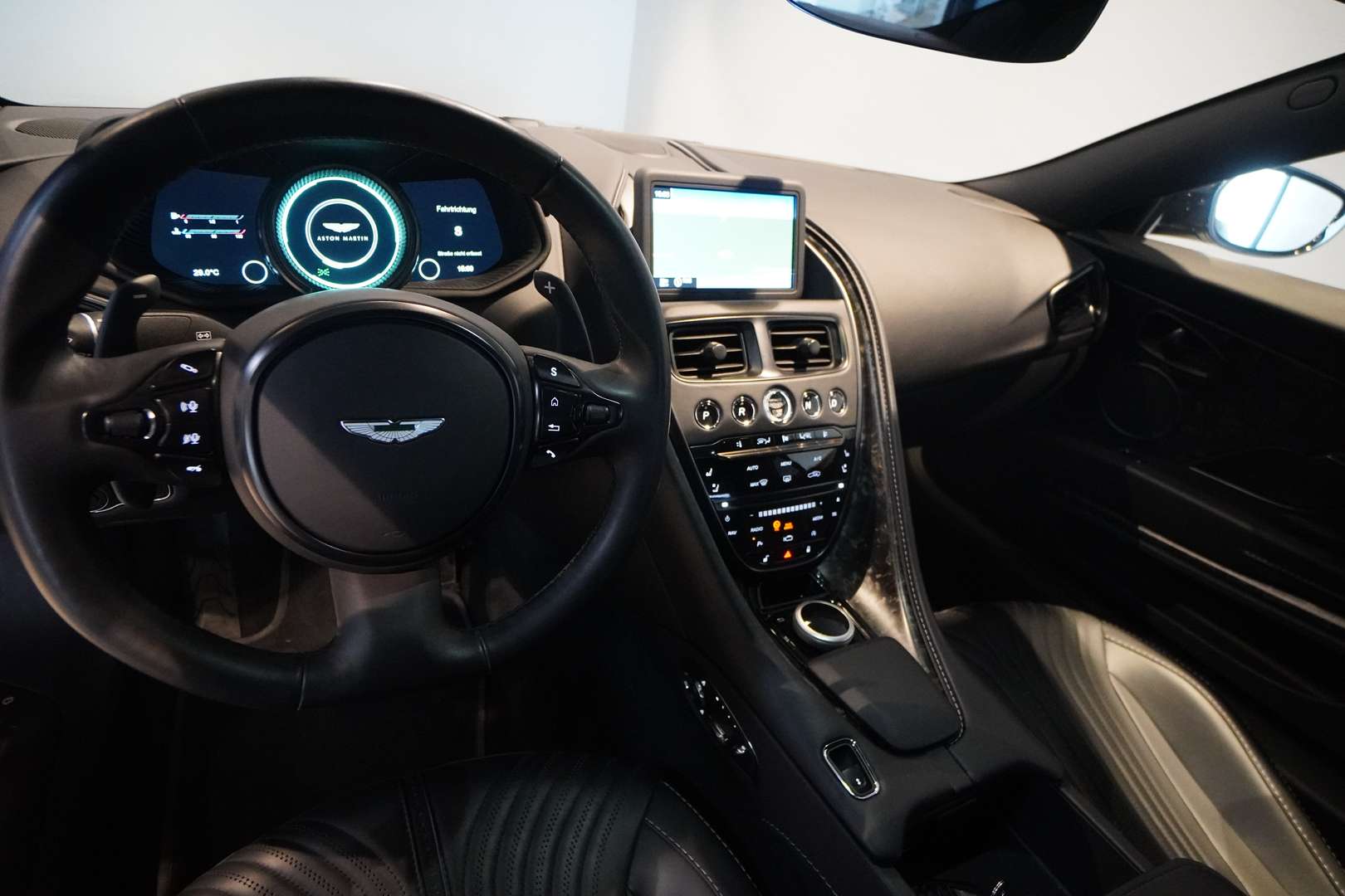 Aston Martin DB11 Coupé V8 - 2022 - Joinsteer - #6