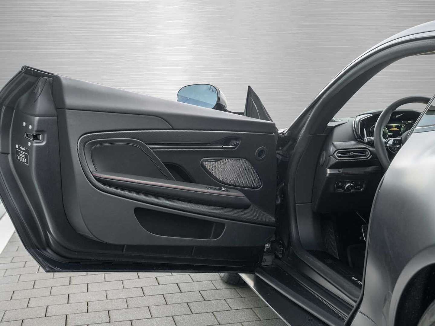 Aston Martin Vanquish - 2025 - Joinsteer - #31