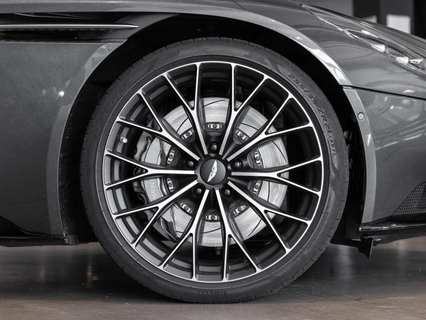 Aston Martin DB11 Coupé V8 - 2023 - Joinsteer - #3