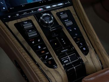Aston Martin DB12 4.0 V8 — photo 18