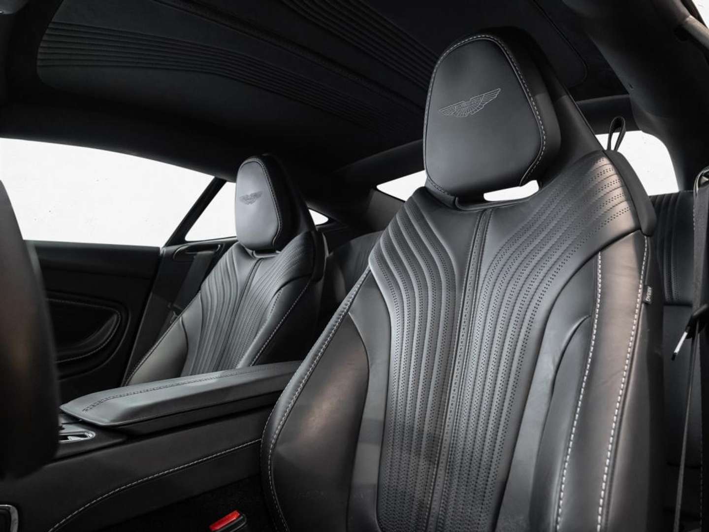 Aston Martin DB11 Coupé V8 - 2023 - Joinsteer - #11