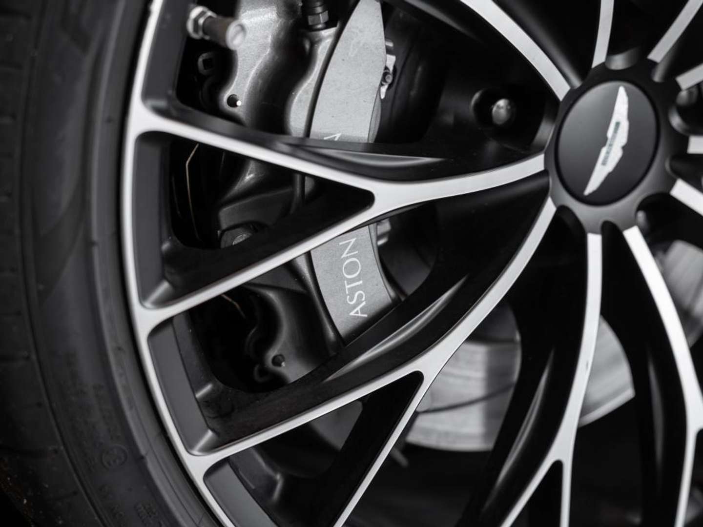 Aston Martin DB11 Coupé V8 - 2023 - Joinsteer - #14