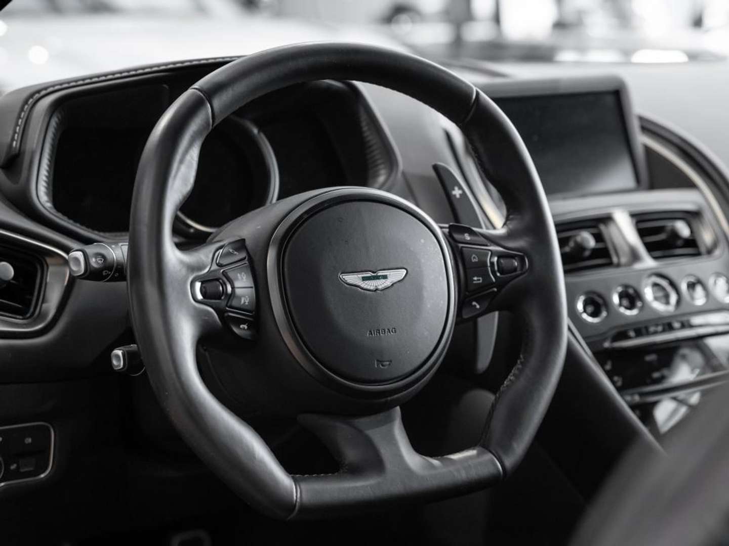 Aston Martin DB11 Coupé V8 - 2023 - Joinsteer - #22