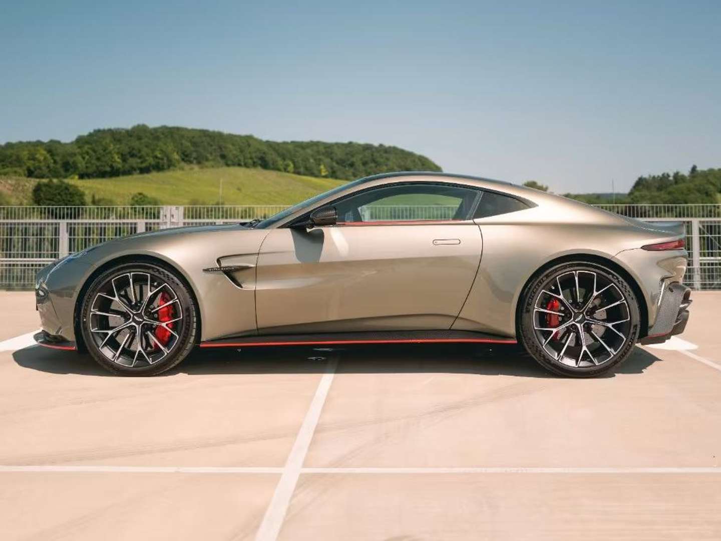 Aston Martin Vantage V8 - 2025 - Joinsteer - #2