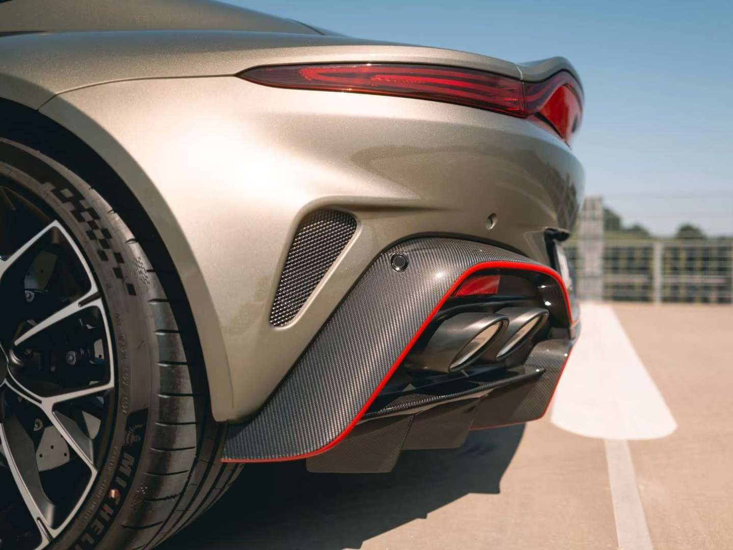 Aston Martin Vantage V8 - 2025 - Joinsteer - #4