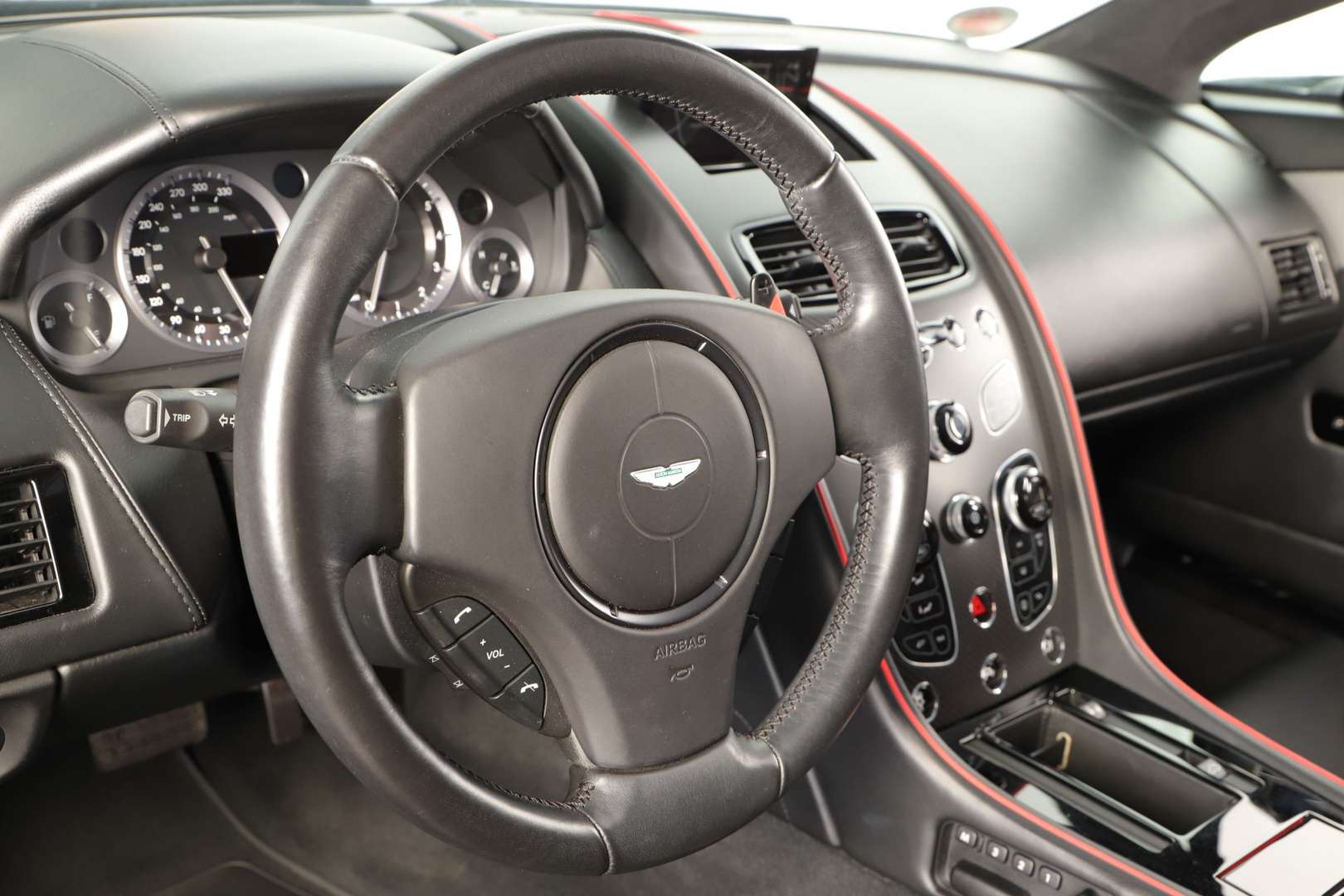 Aston Martin V8 Vantage Roadster AMR Sportshift - 2019 - Joinsteer - #9