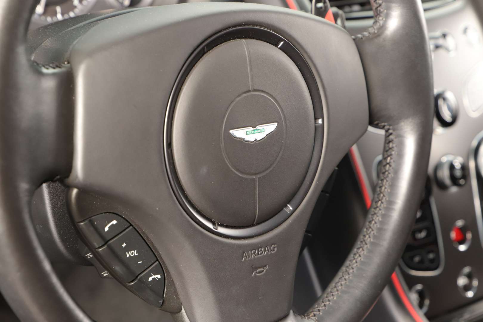 Aston Martin V8 Vantage Roadster AMR Sportshift - 2019 - Joinsteer - #10