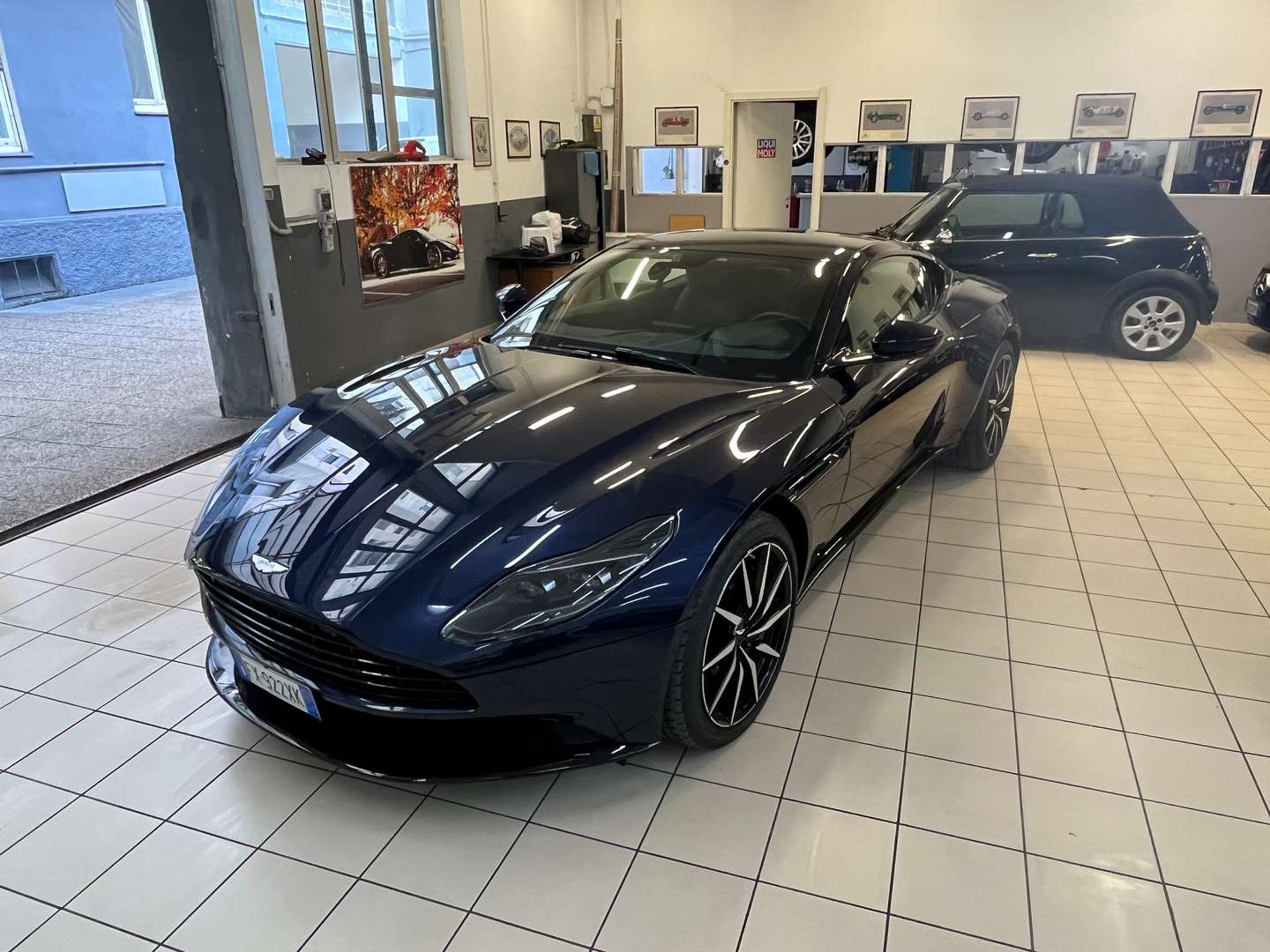 Aston Martin DB11 Coupé 4.0 V8 Auto - 2019 - Joinsteer - #4
