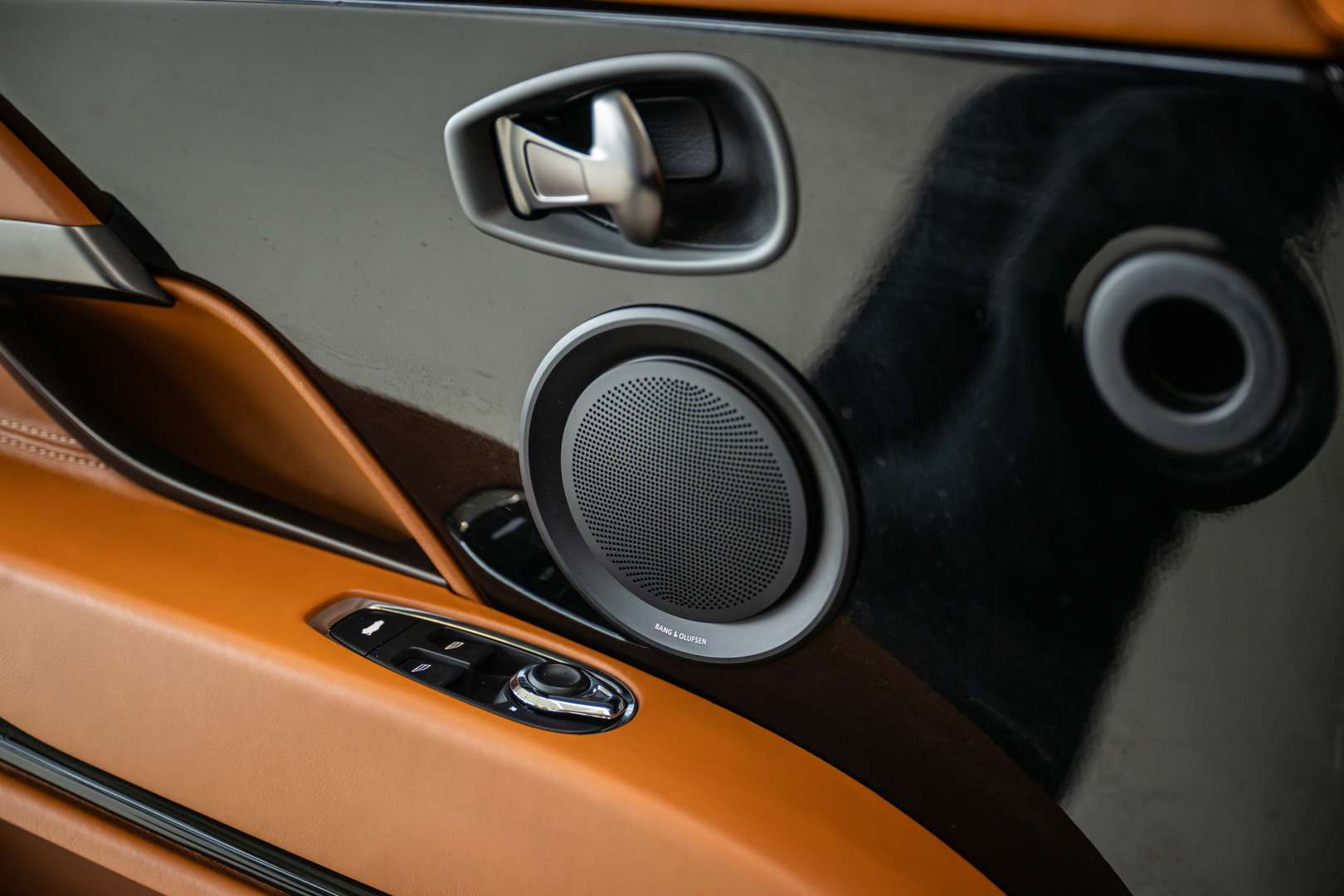 Aston Martin DB11 Volante 4.0 V8 - 2018 - Joinsteer - #26