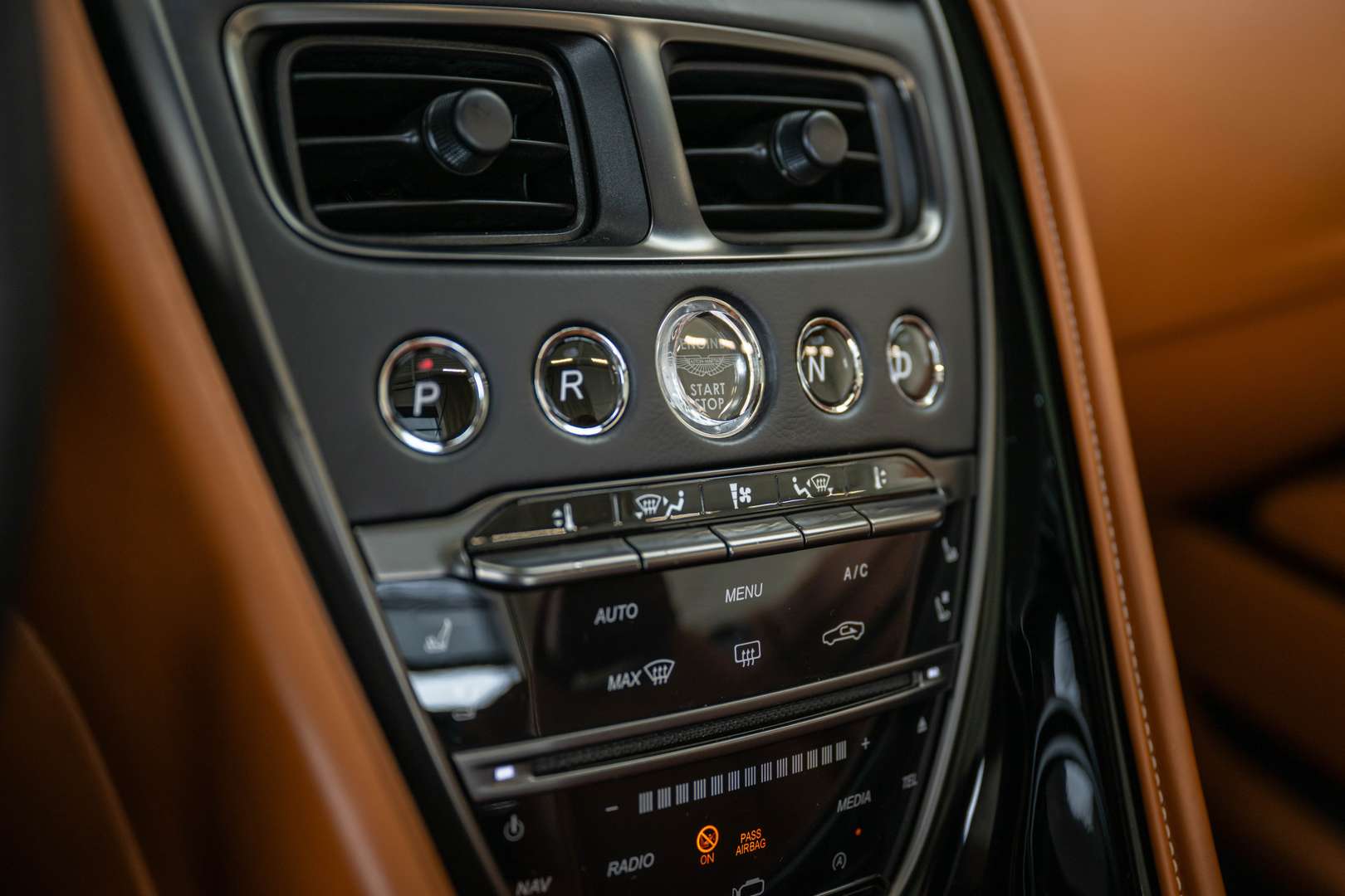 Aston Martin DB11 Volante 4.0 V8 - 2018 - Joinsteer - #31